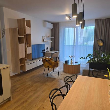 M&M2 Apartment Near Center With Free Parking - Ac Košice Esterno foto