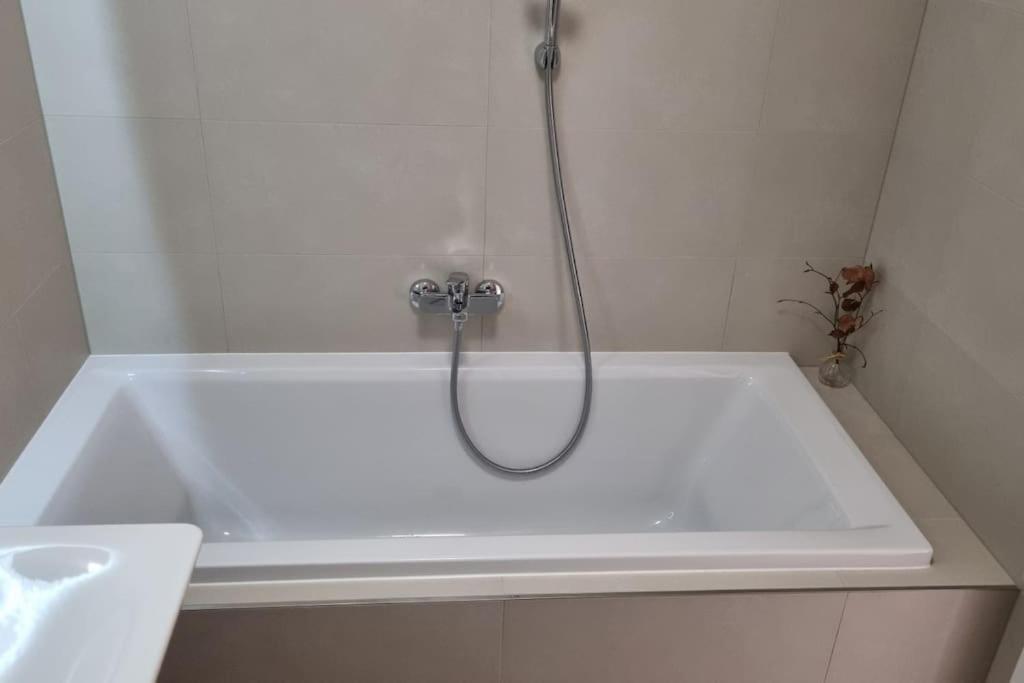 M&M2 Apartment Near Center With Free Parking - Ac Košice Esterno foto
